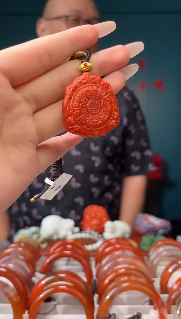 南红玛瑙未镶嵌颈饰吊坠