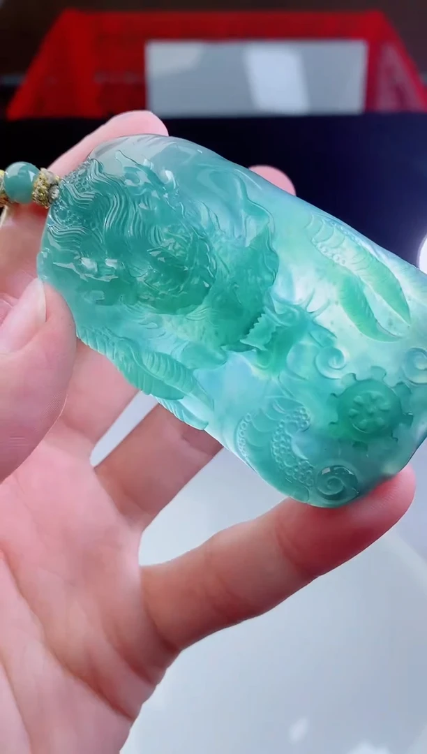 颈饰未镶嵌翡翠  ·