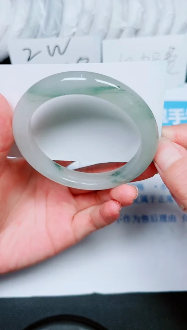 【闪购商品】石英质玉手镯未镶嵌多样性167