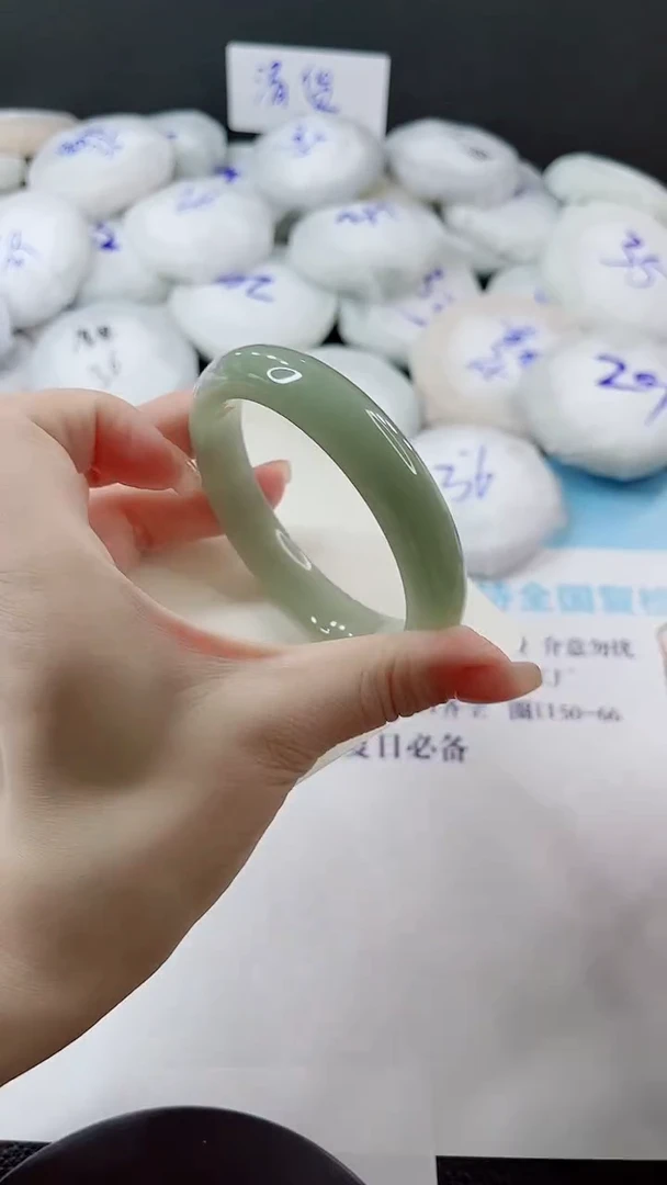 未镶嵌手镯石英质玉多样性发货V279