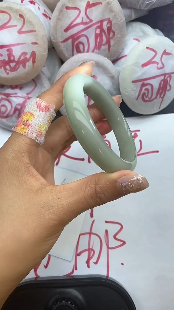 未镶嵌手镯石英质玉A229+56.7