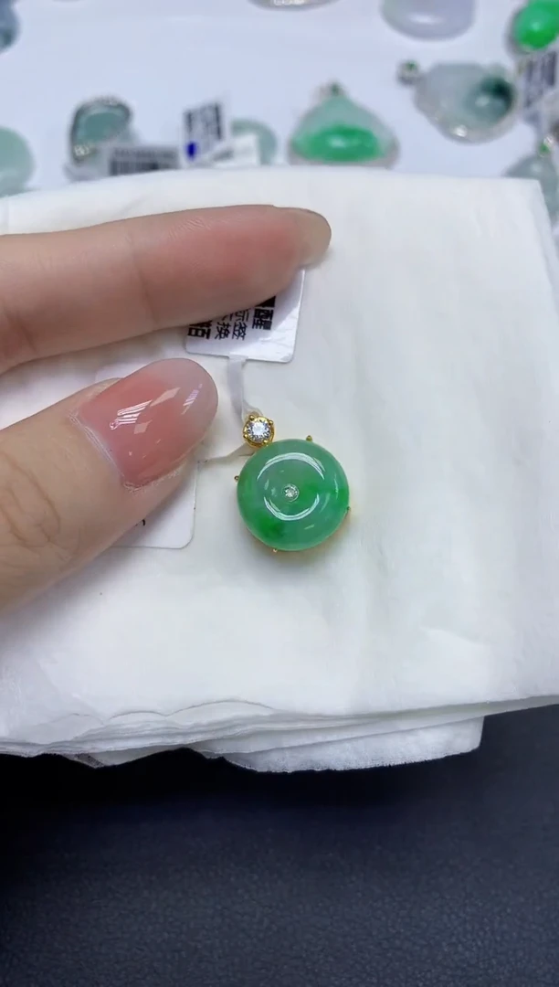 颈饰未镶嵌翡翠天然缅甸翡翠A货多样性发一件