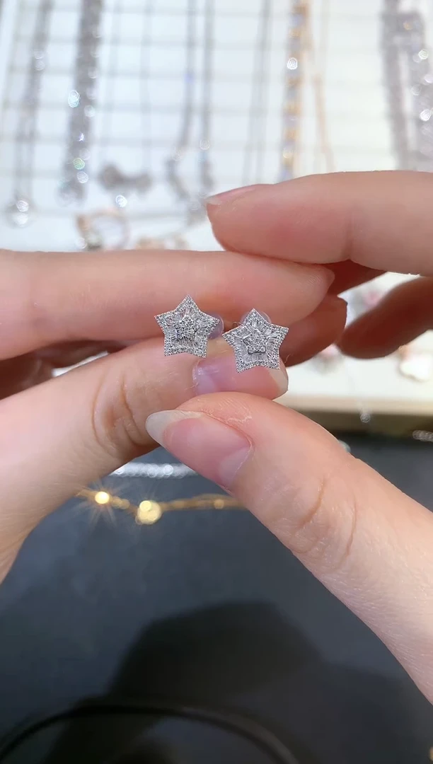 【闪购商品】钻石耳饰18K金镶嵌S291|2680