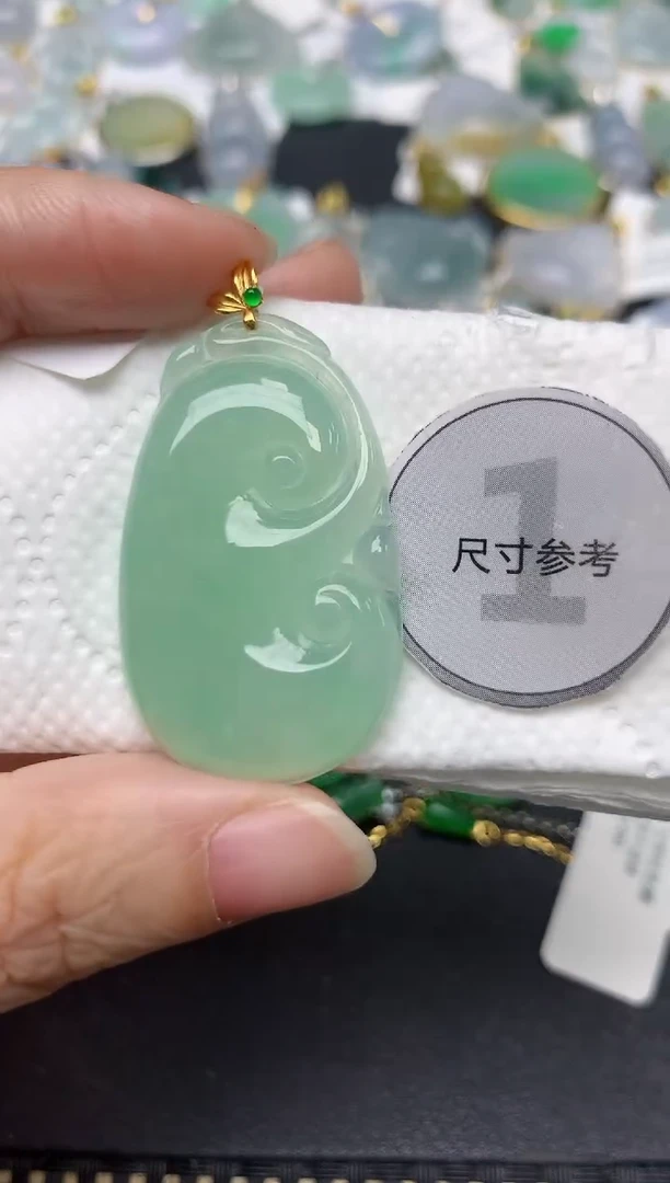 颈饰18K金镶嵌翡翠天然缅甸A货翡翠