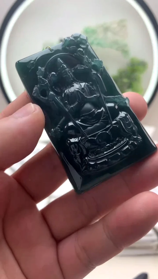 颈饰未镶嵌翡翠千手观音