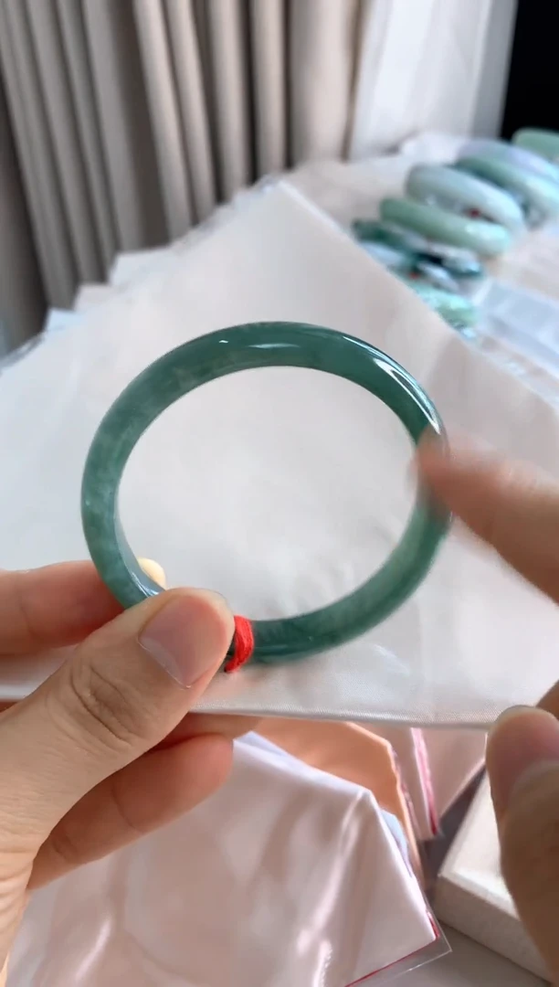 未镶嵌手镯翡翠54冰油绿