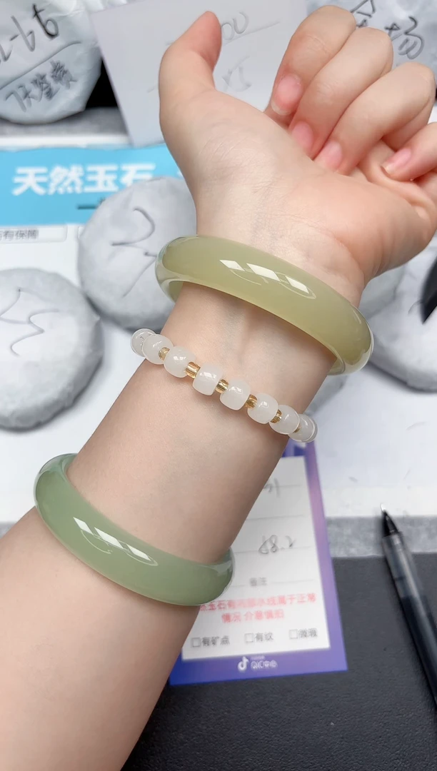 未镶嵌手镯石英质玉31-58