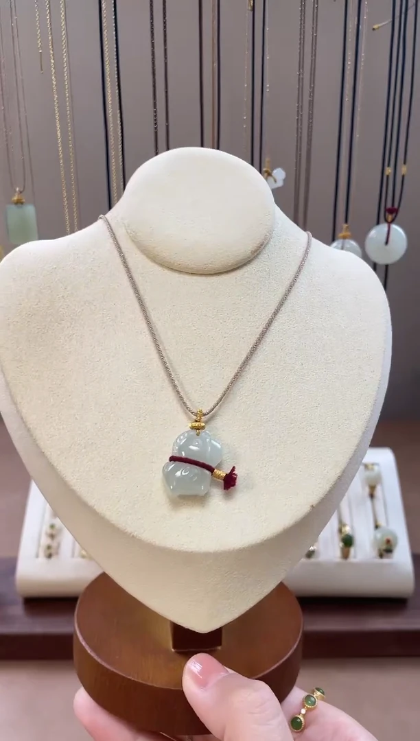 颈饰未镶嵌和田玉和田玉吊坠