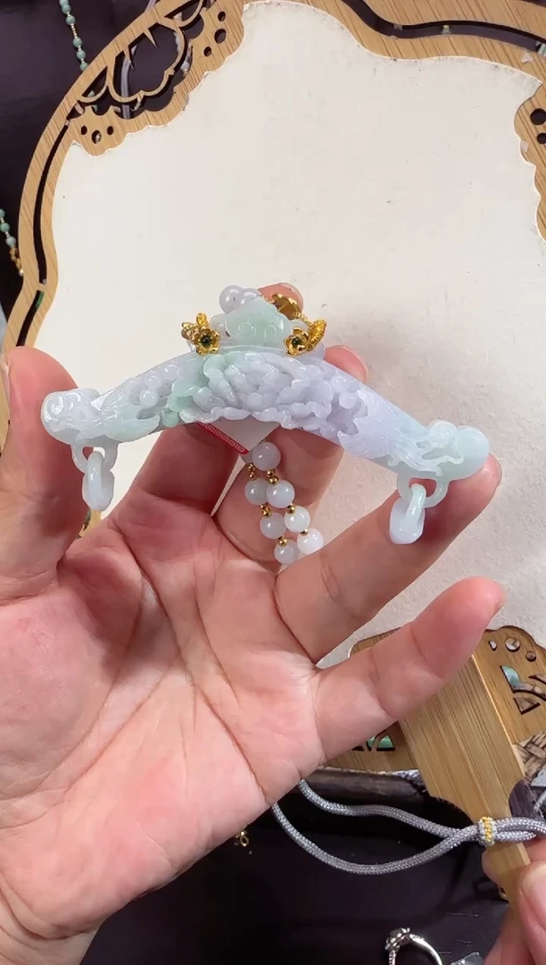 【闪购商品】翡翠颈饰未镶嵌牌子