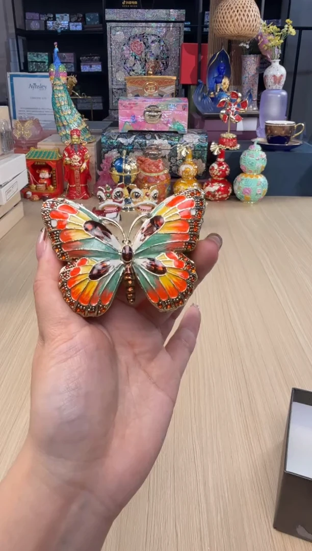 20七宝橙色蝴蝶盒