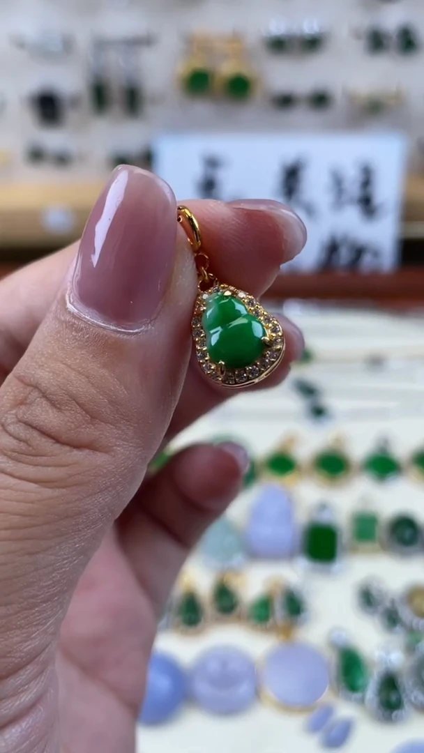 吊坠(赠链)银S925镶嵌翡翠缅甸天然A货翡翠