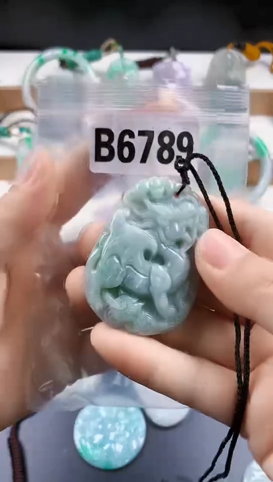 颈饰未镶嵌翡翠天然翡翠吊坠挂件