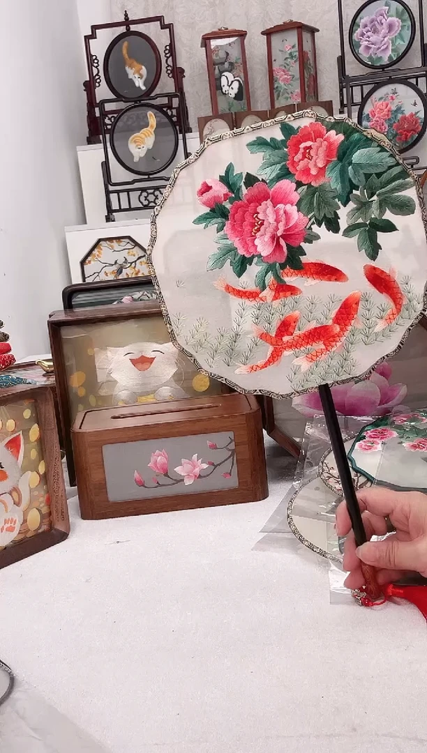 扇子苏绣作品手工团扇