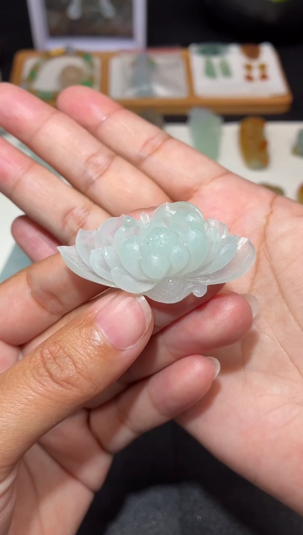 未镶嵌定制翡翠阳****瑰莲花