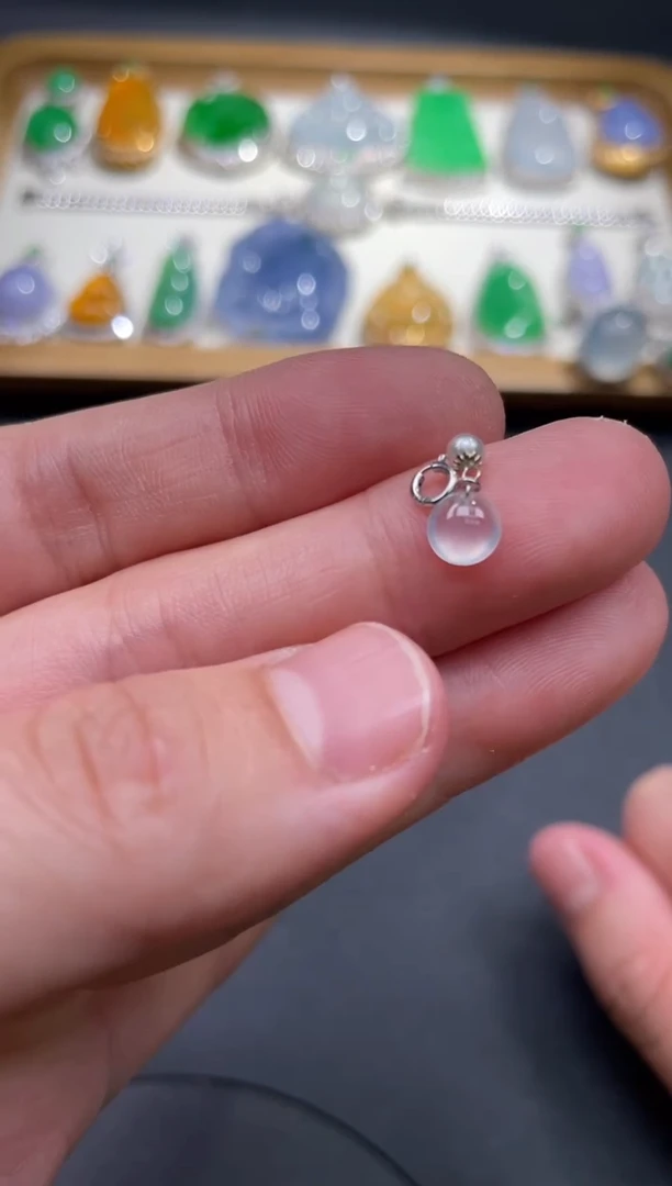 翡翠18K金镶嵌颈饰6.......