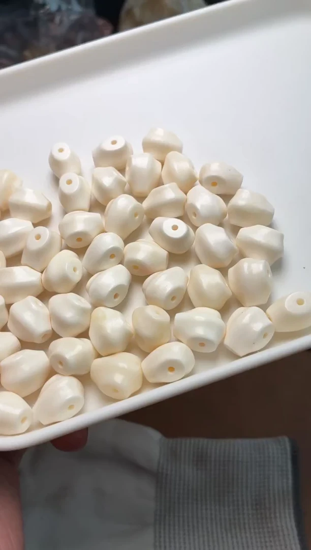 牛骨其他P719-鲨鱼背三通-有棕裂