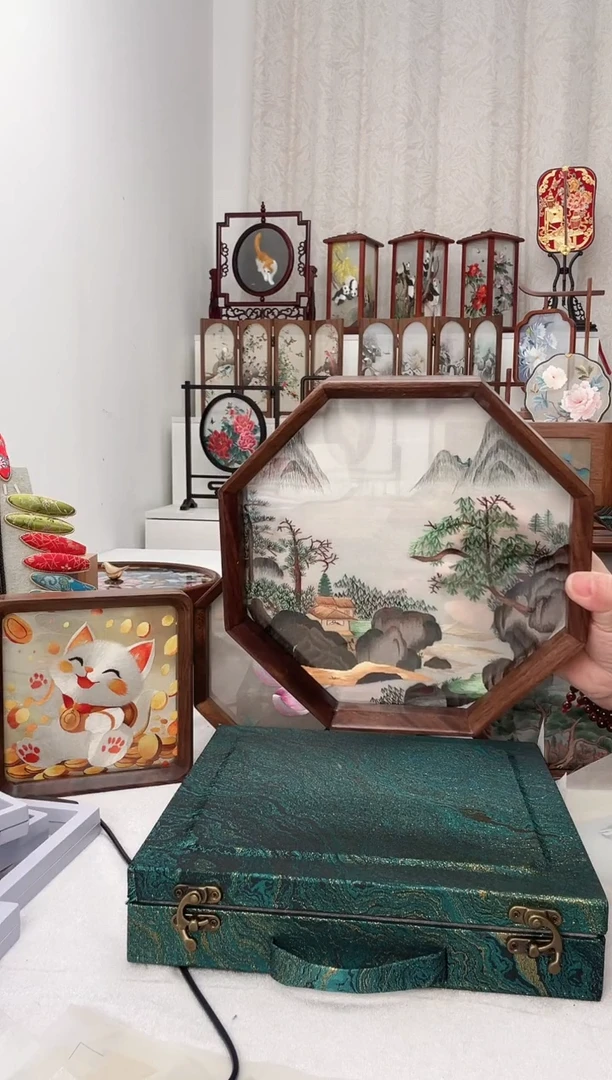 扇子苏绣作品手工摆台