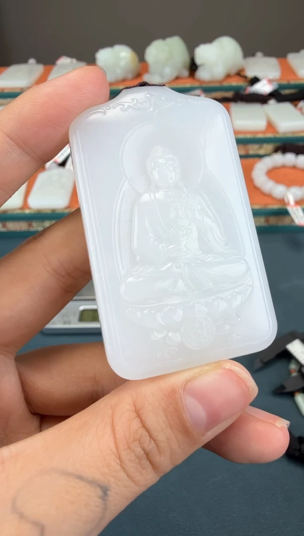 颈饰未镶嵌和田玉1