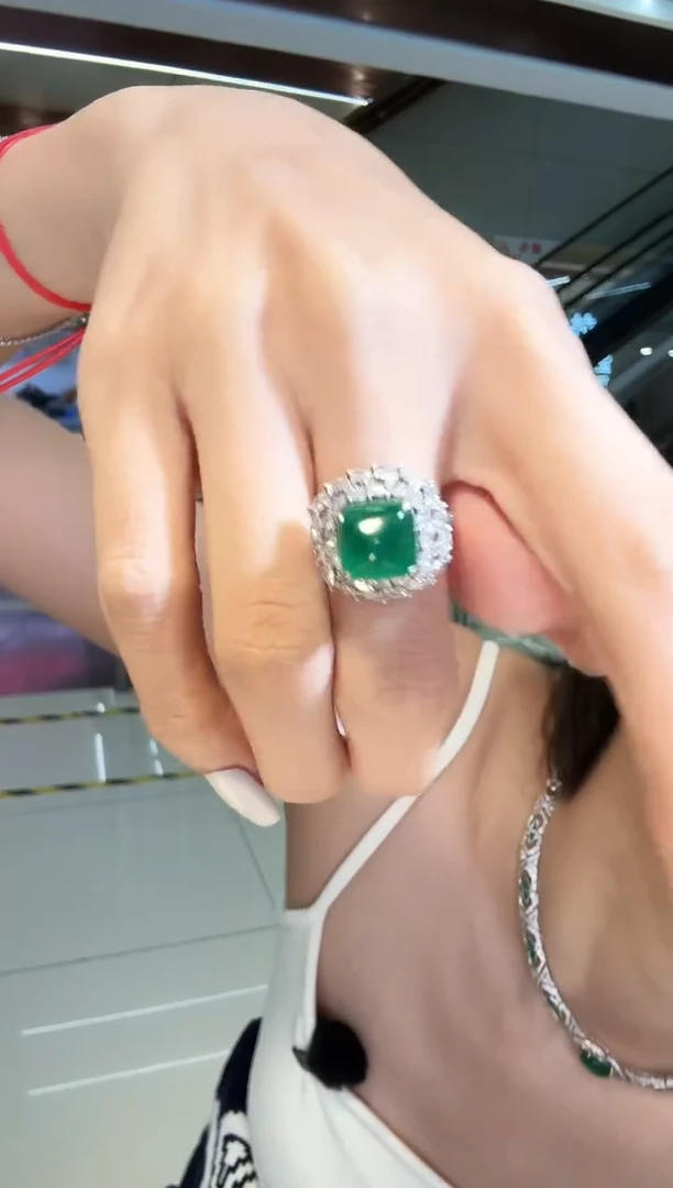 铂Pt950镶嵌戒指祖母绿6.12ct 吉尔德大证