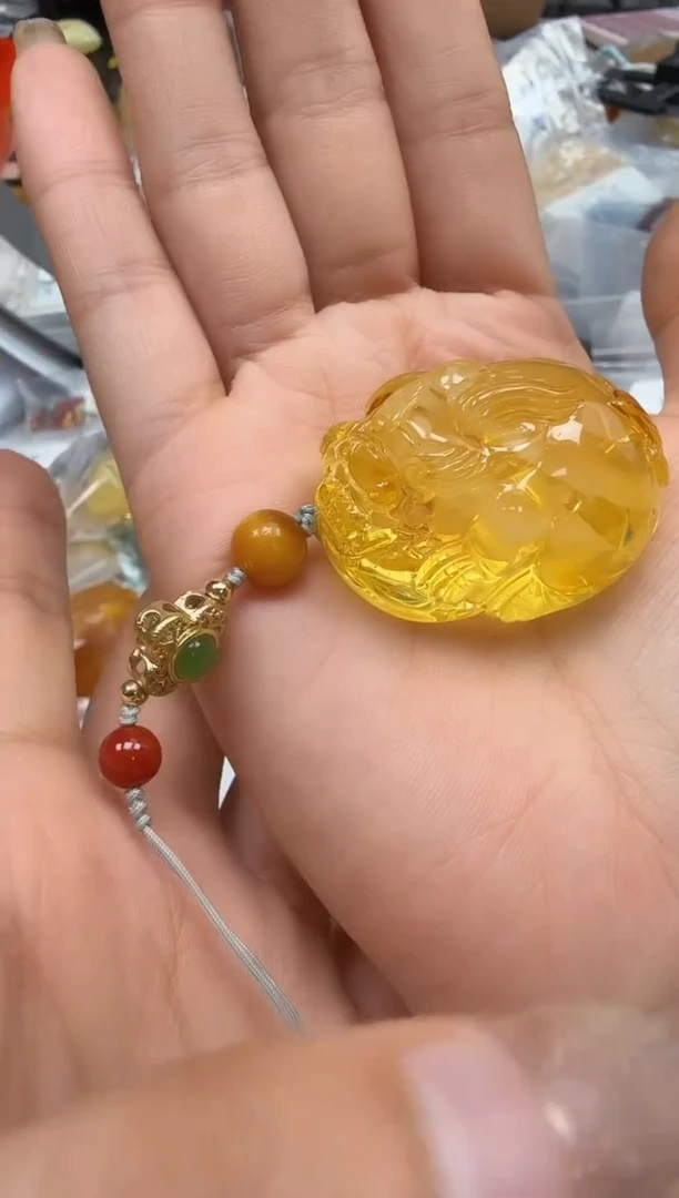 裸石琥珀未镶嵌如图