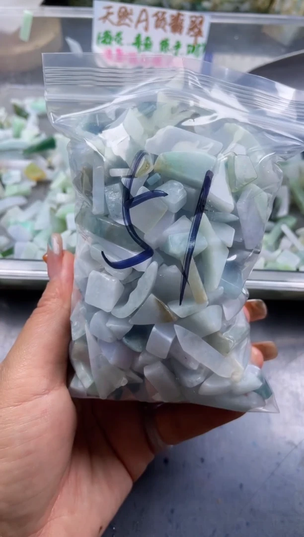 配石翡翠天然翡翠小号500克51