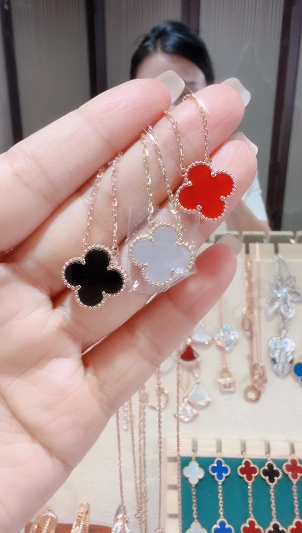 18K金镶嵌套链玛瑙/玉髓套链多样性发其一