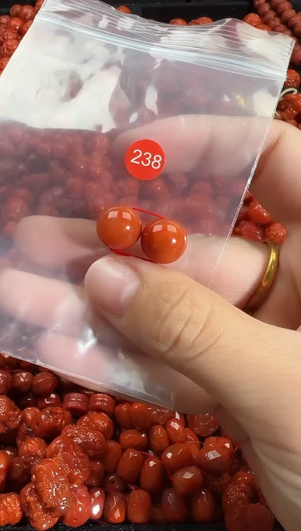 颈饰未镶嵌南红玛瑙1