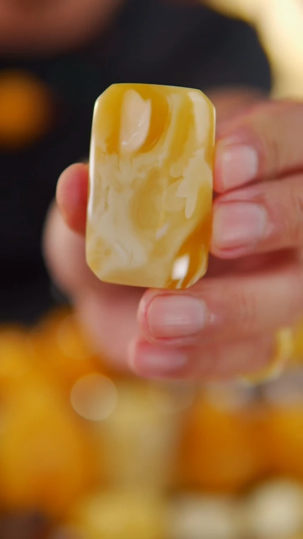 未镶嵌颈饰琥珀俄料溶洞无事牌21