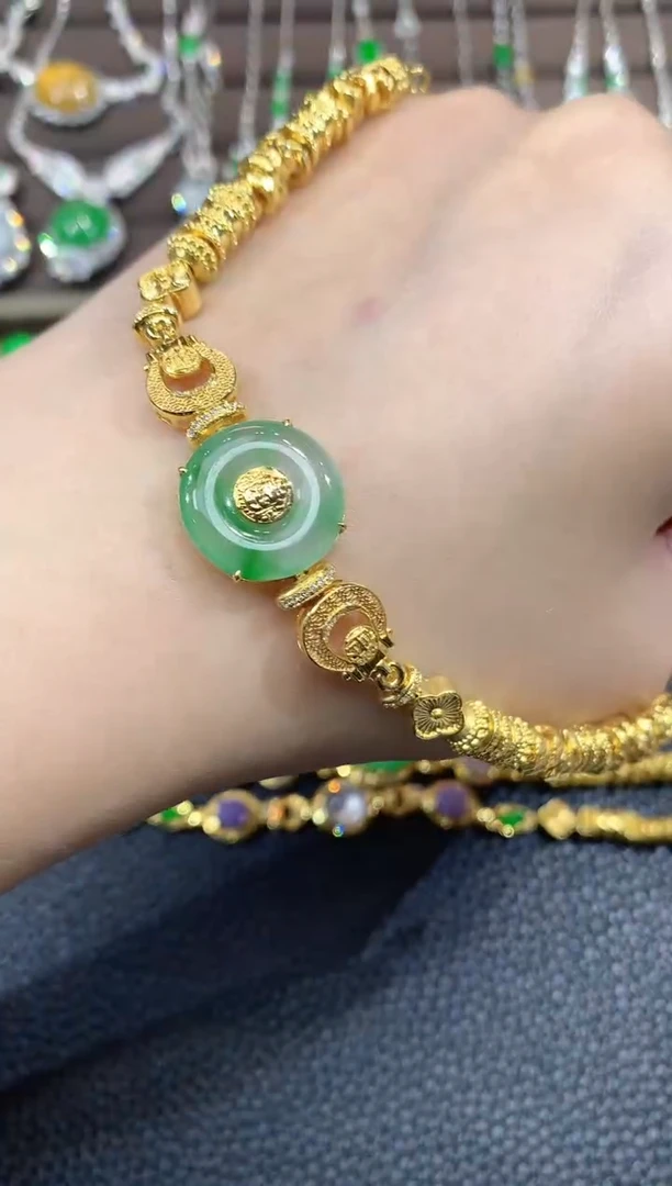 18K金镶嵌手链翡翠A104