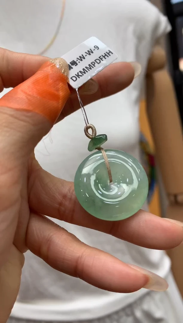 【闪购商品】翡翠颈饰未镶嵌平安扣