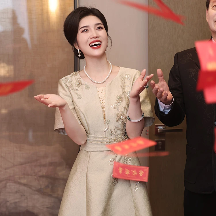 妈妈婚宴礼服2025新款喜婆婆装年轻款连衣裙女平时妈妈装婚宴礼服