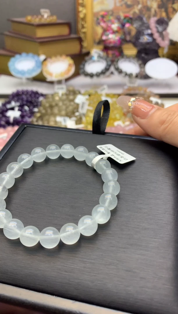 【闪购商品】水晶手串未镶嵌9+白茶湖拉丝萤石