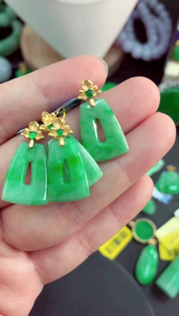 吊坠(不含链)未镶嵌翡翠多样性发货其中一件