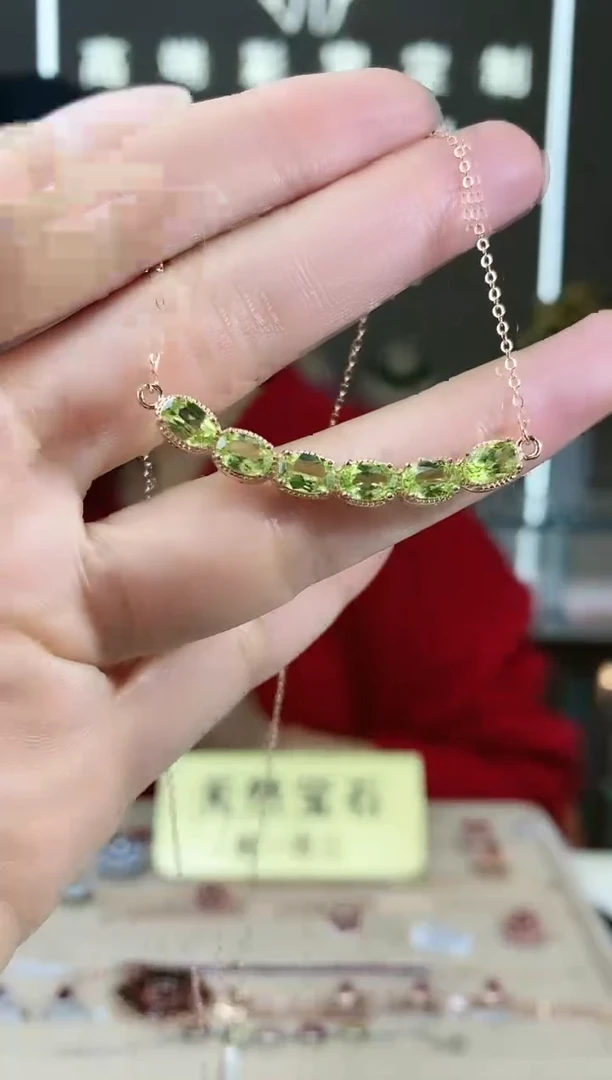 【闪购商品】橄榄石颈饰银S925镶嵌颈饰