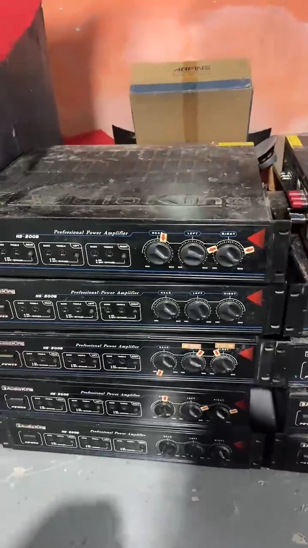 8新 不包邮 功放 1台