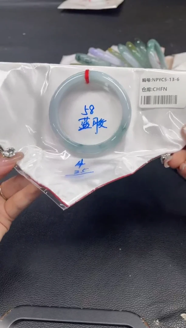 未镶嵌手镯翡翠 翡翠手镯