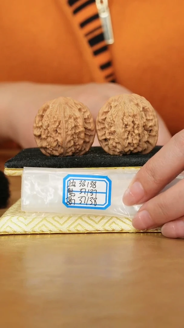 把件文玩核桃望月