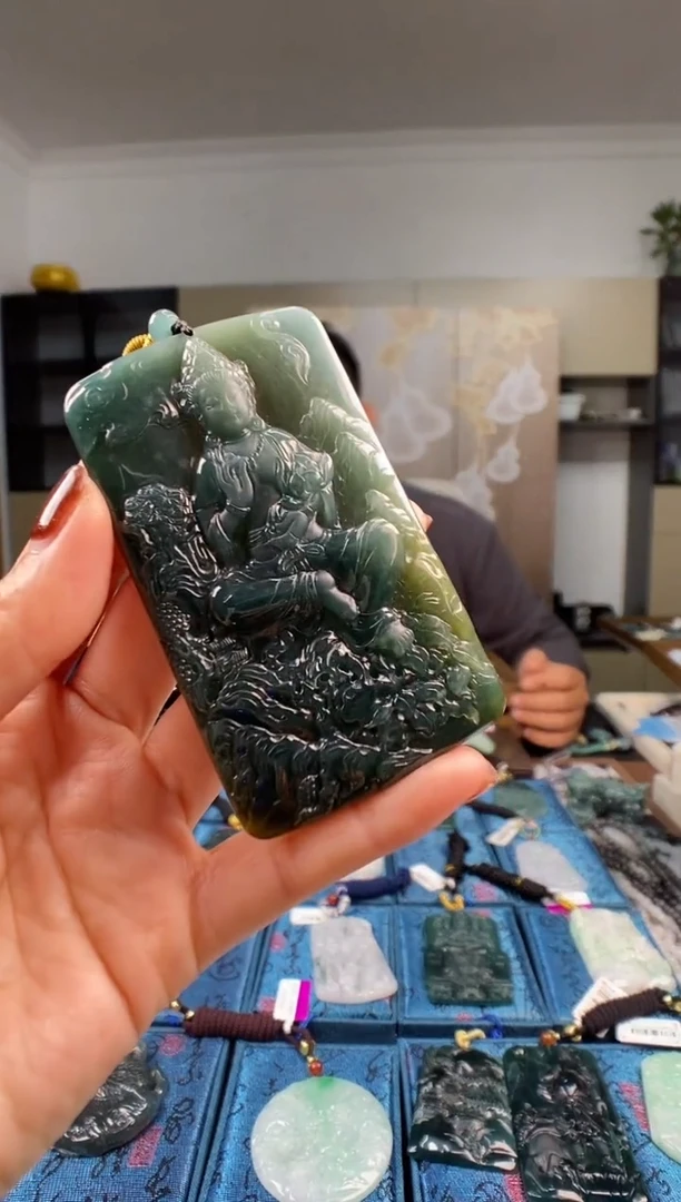 颈饰未镶嵌翡翠多样性发其一