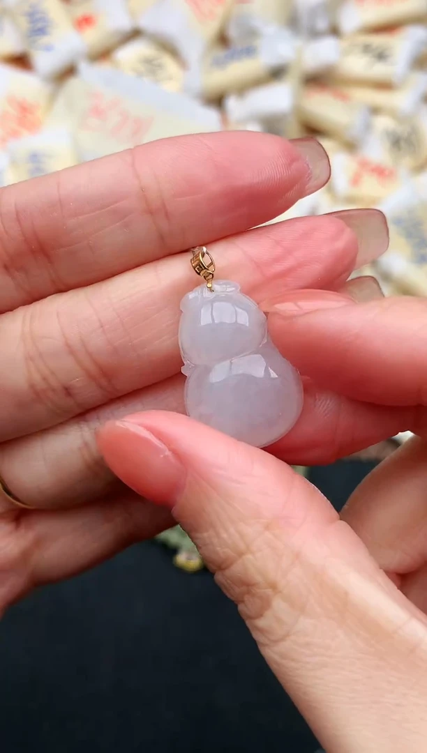 18K金镶嵌挂件翡翠福利