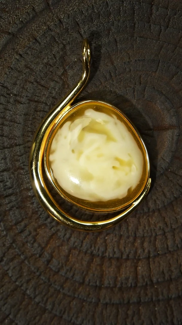蜜蜡吊坠(赠链)银S925镶嵌金沙