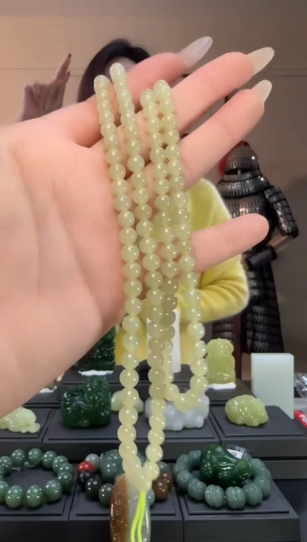 颈饰未镶嵌和田玉黄口圆珠长链