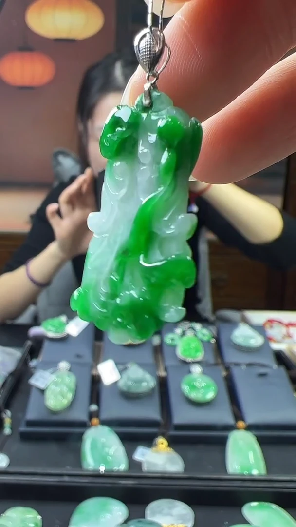 18K金镶嵌挂件翡翠白菜 不含链