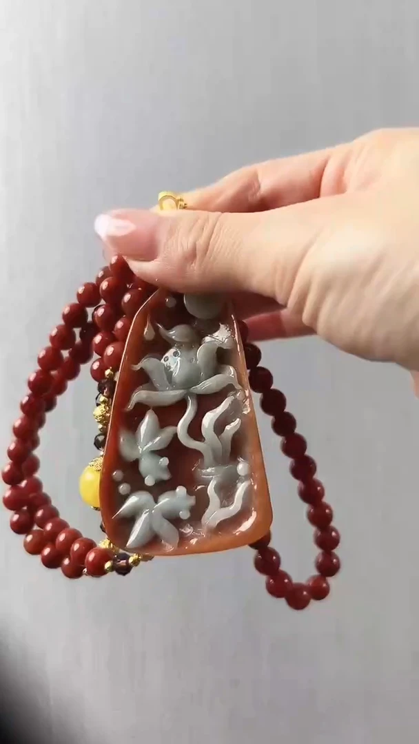 颈饰未镶嵌翡翠荷花鱼