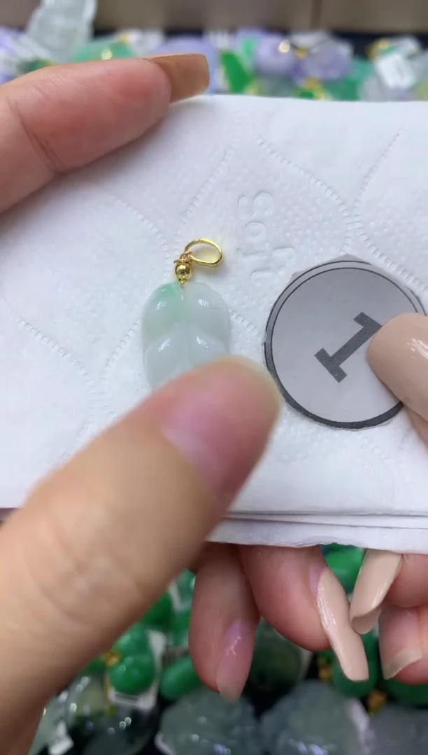 颈饰未镶嵌翡翠天然缅甸翡翠A货