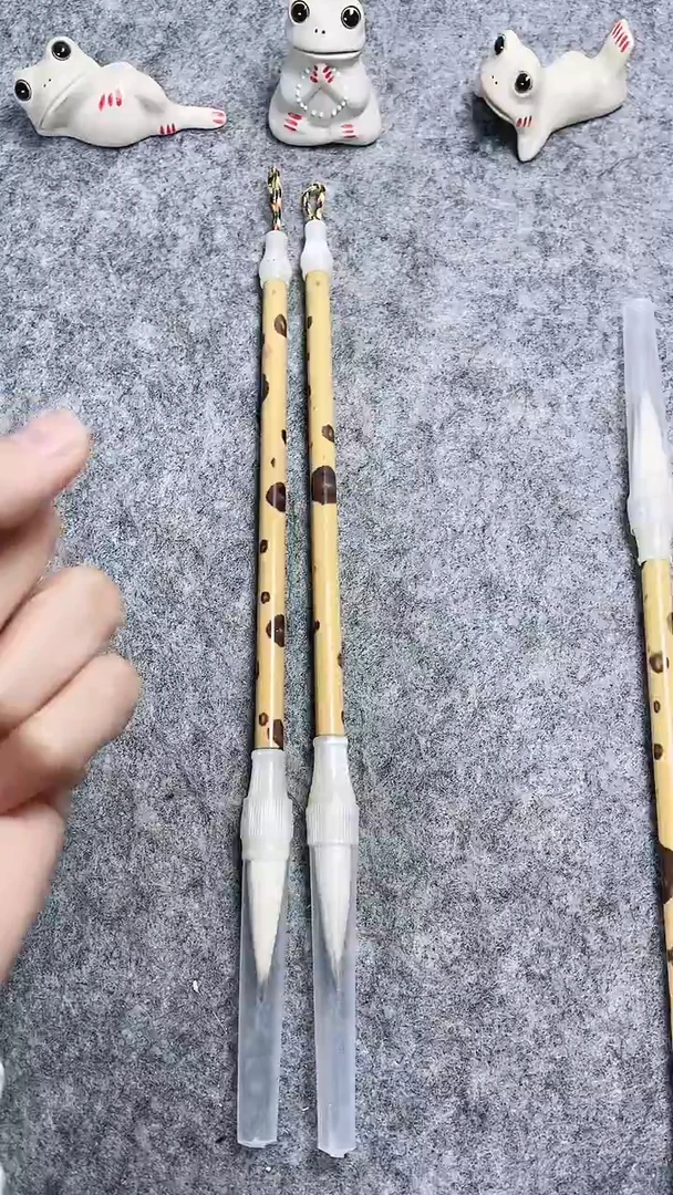 兼毫中楷毛笔两支  出峰3.5口径0.9