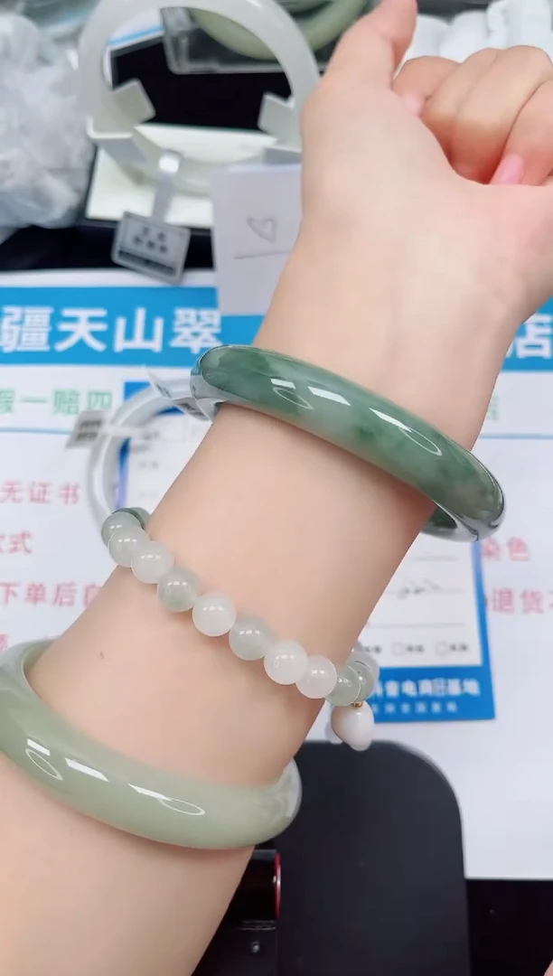 未镶嵌手镯石英质玉105-62/63