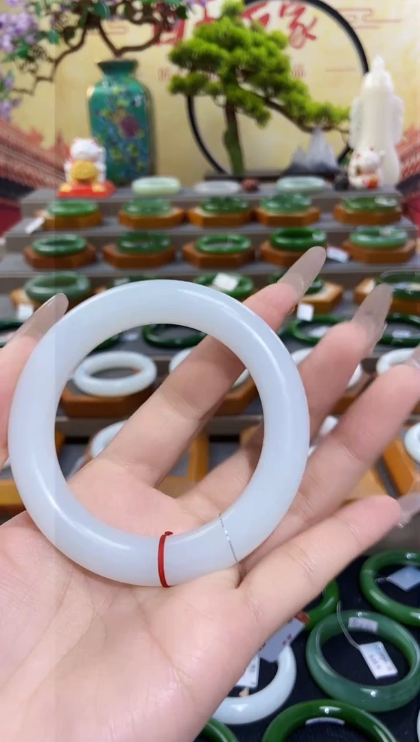 【闪购商品】和田玉手镯未镶嵌和田玉/山流水手镯56