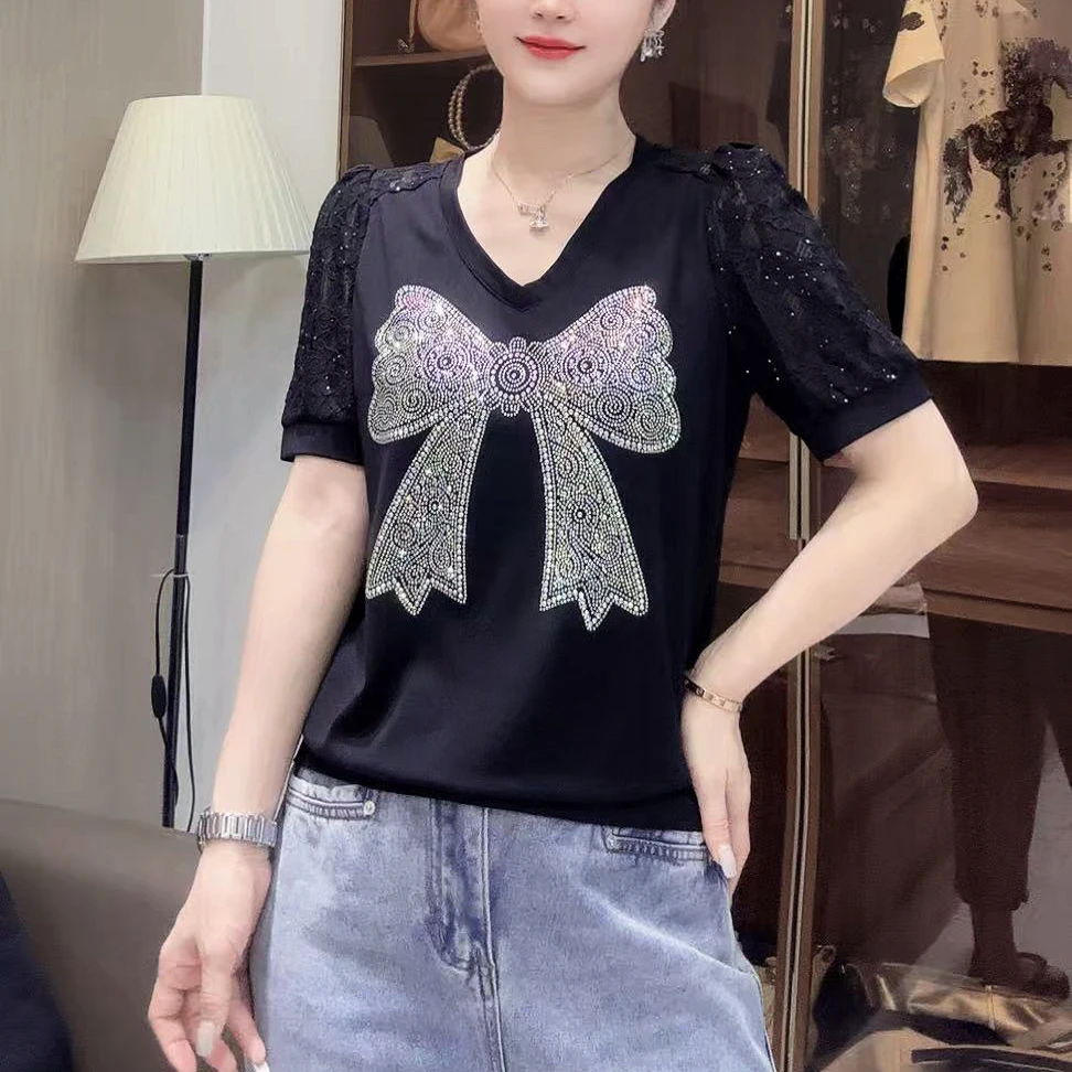 【合肥欢欢】“蝴蝶结”夏季时尚修身显瘦烫钻蕾丝V领短袖T恤女97853