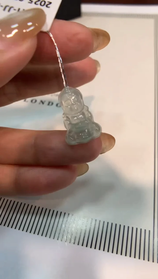 翡翠未镶嵌颈饰宝宝佛