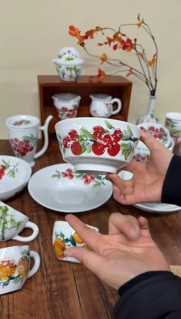 景德镇手绘釉中彩（食品级）小高脚碗